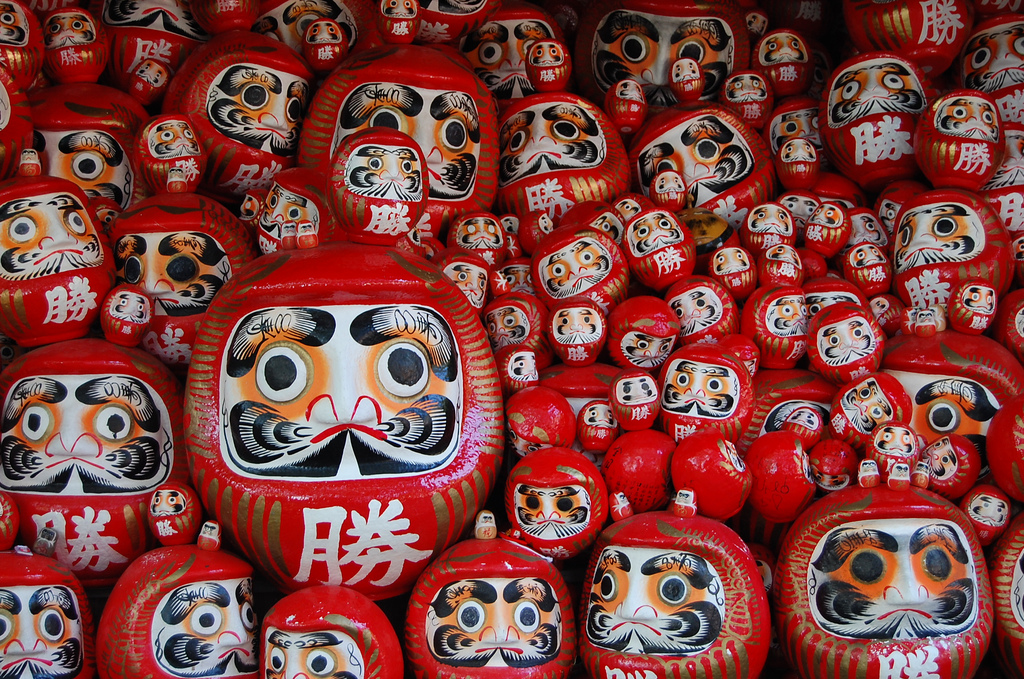 Daruma, storia e significato delle bambole giapponesi - Ikiya