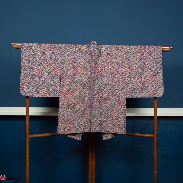 Haori da donna in seta "chirimen" con decorazione tie-dye