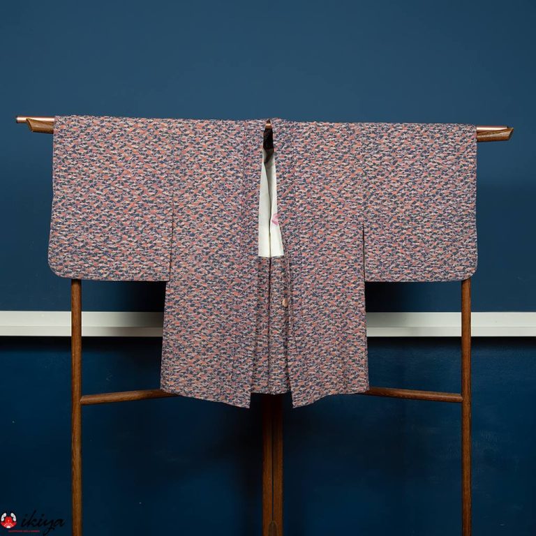 Haori da donna in seta "chirimen" con decorazione tie-dye