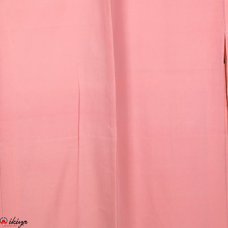 Haori da donna in seta "chirimen" rosa