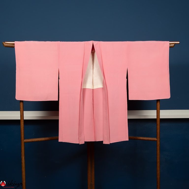 Haori da donna in seta "chirimen" rosa