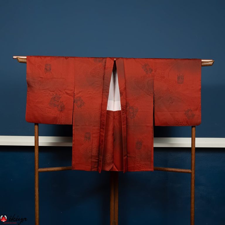 Haori da donna in seta "rinzu" rosso scuro con "kaioke"