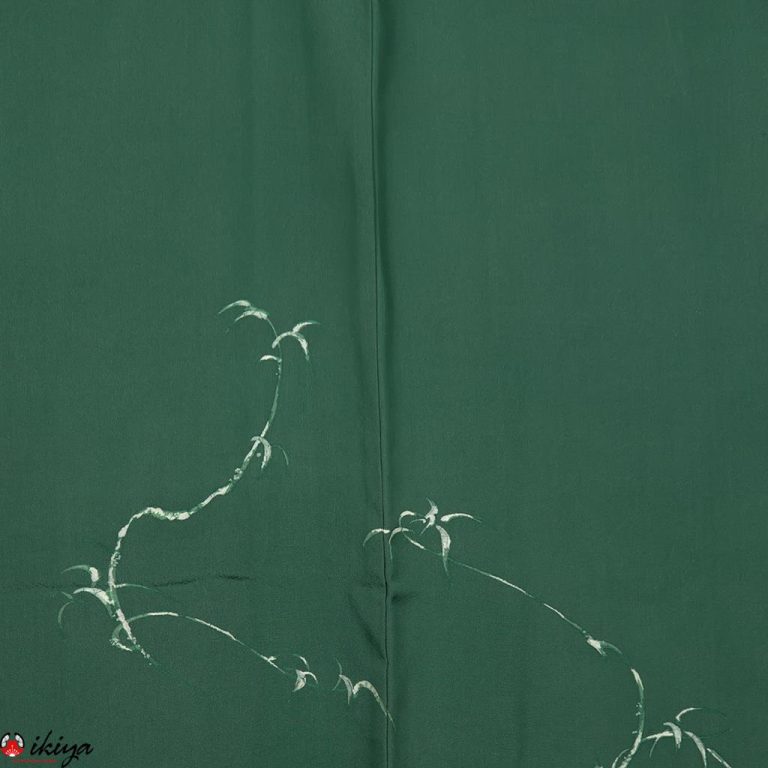 Haori da donna in seta "chirimen" verde con rami stilizzati
