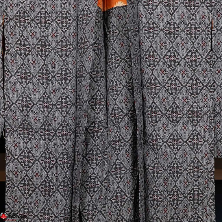 Haori da donna in seta "omeshi" con fantasia geometrica