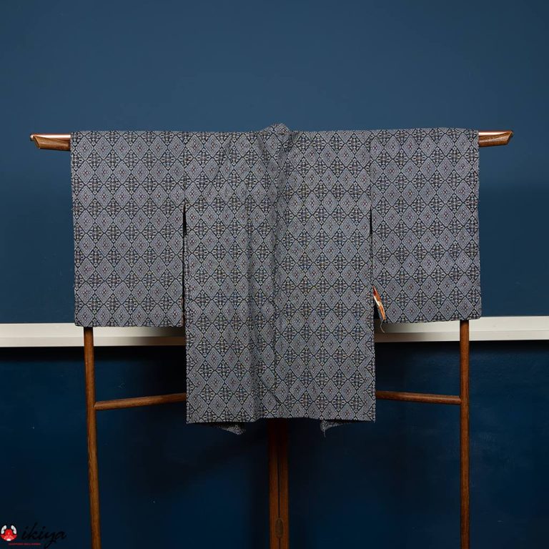 Haori da donna in seta "omeshi" con fantasia geometrica