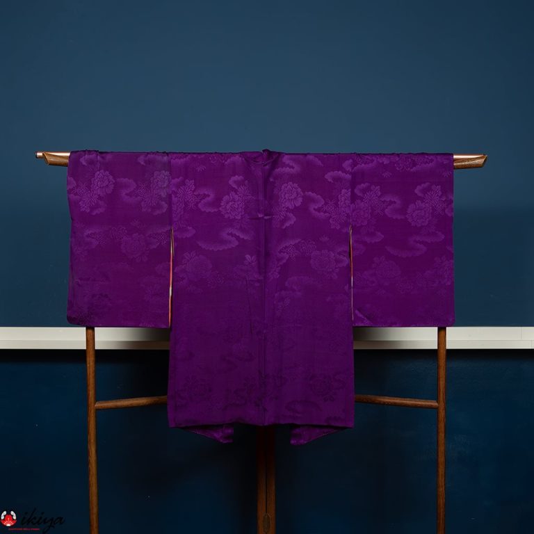 Haori da donna vintage in seta "rinzu" viola
