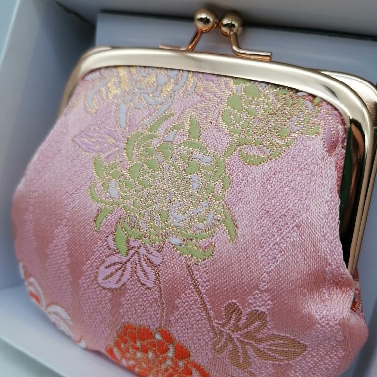 Portamonete artigianale da Kyoto M - Rosa con crisantemi