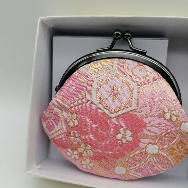 Portamonete artigianale da Kyoto S - Rosa con peonie e motivi tradizionali