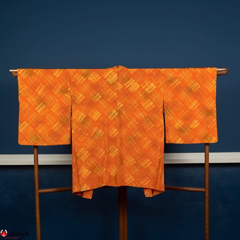 Haori da donna in seta arancione ad effetto sfumato
