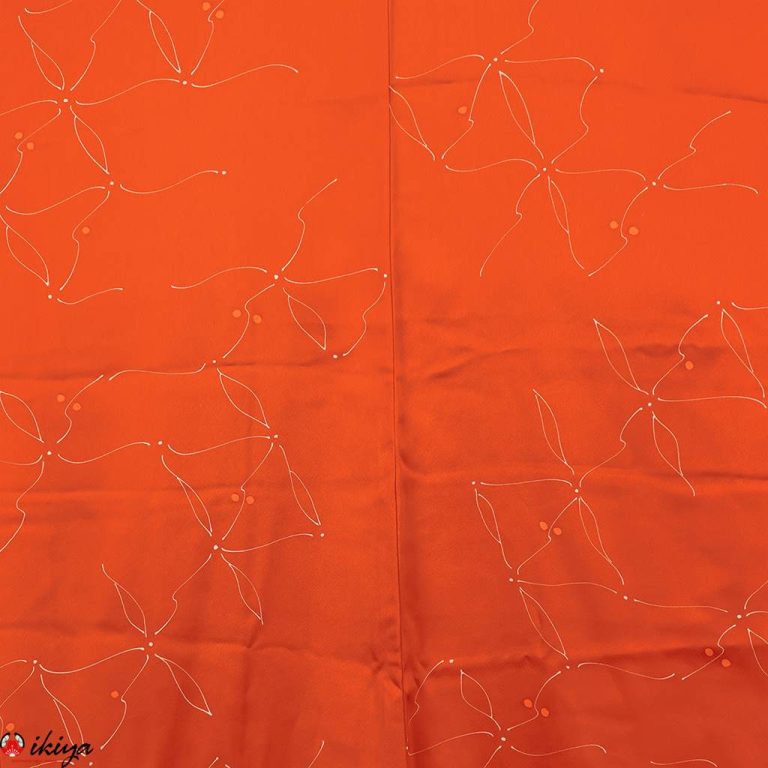 Haori da donna in seta arancione con motivo floreale