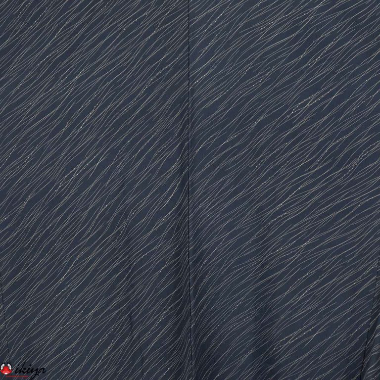 Haori da donna in seta blu con sottile decorazione bianca