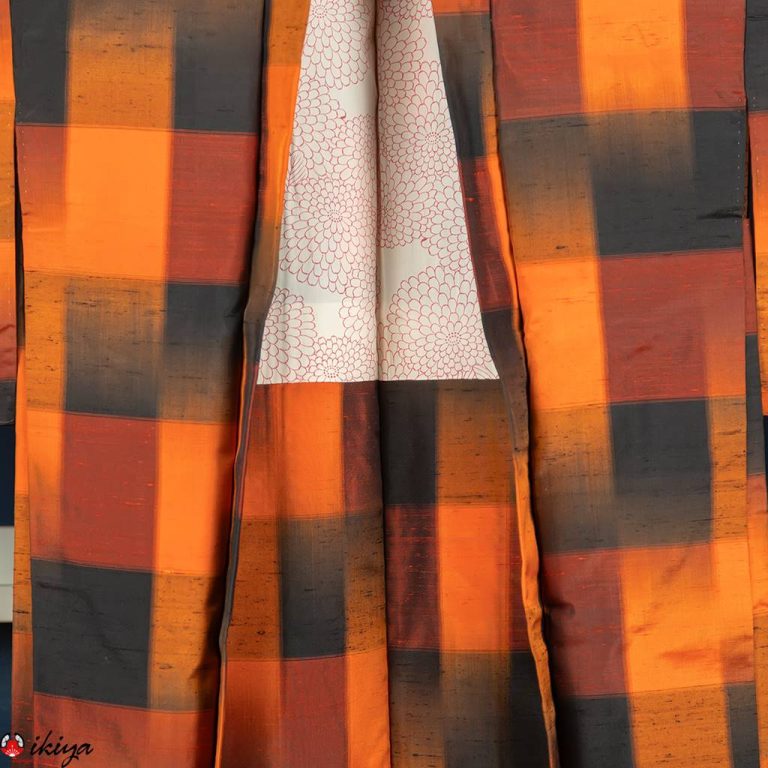 Haori da donna in seta grezza a quadri arancio/nero