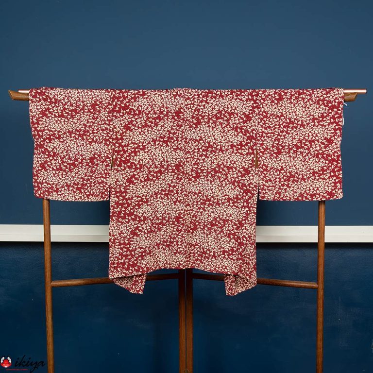 Haori da donna in seta rossa con piccolo motivo di ventagli