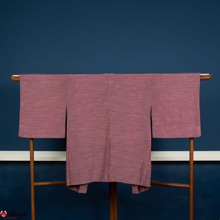 Haori da donna in seta violetta con onde