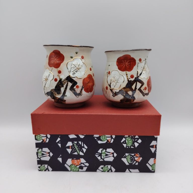 Coppia di tazze in ceramica Kyoyaki - Ume
