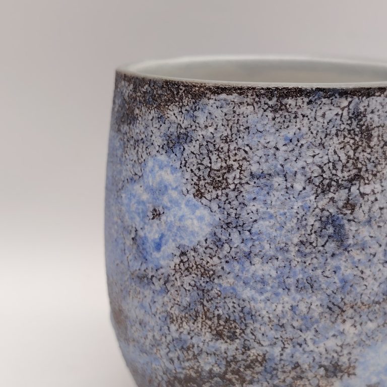 Coppia di tazze in ceramica Kyoyaki con motivo floreale Nanban