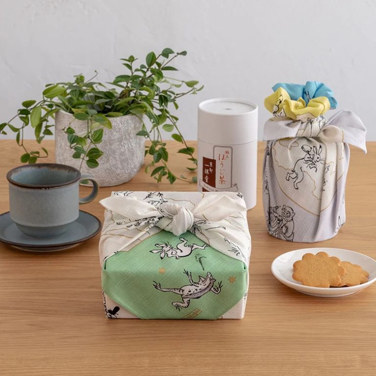 Furoshiki Choju-Jinbutsu-Giga verde e rosa - 48cm