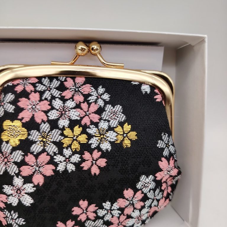 Portamonete artigianale da Kyoto M - Nero con sakura rosa