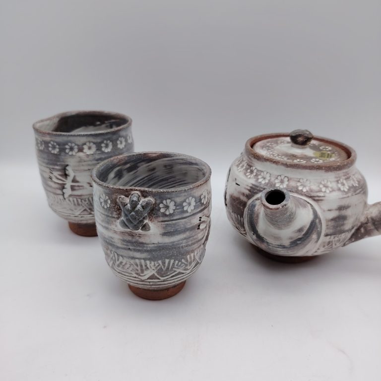 Set teiera & 2 tazze in ceramica Kyoyaki con gru e tartaruga
