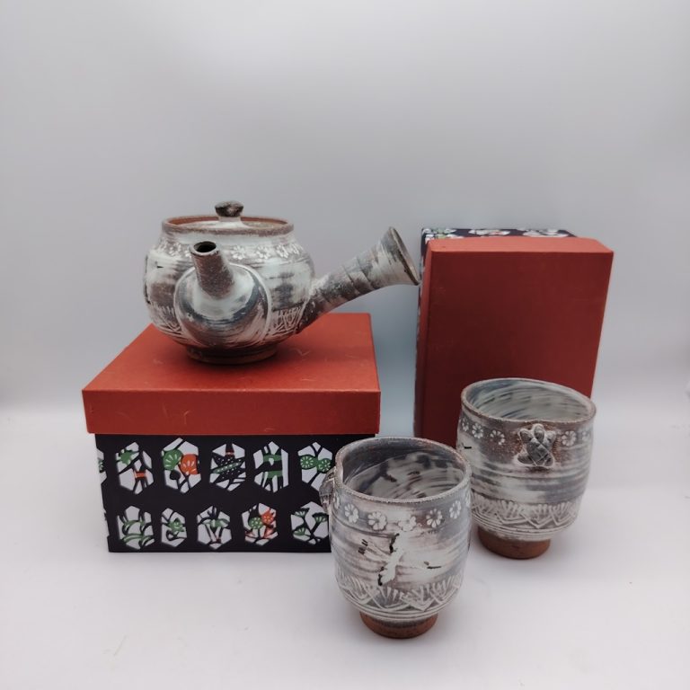 Set teiera & 2 tazze in ceramica Kyoyaki con gru e tartaruga