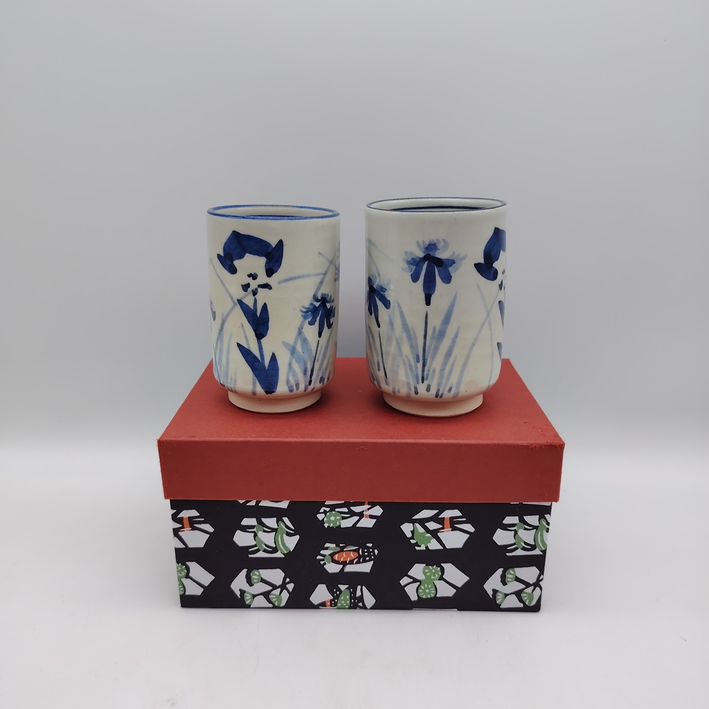 Coppia di tazze in ceramica Kyoyaki - Gosu Akikusa