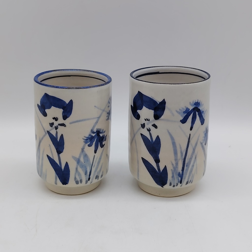 Coppia di tazze in ceramica Kyoyaki - Gosu Akikusa