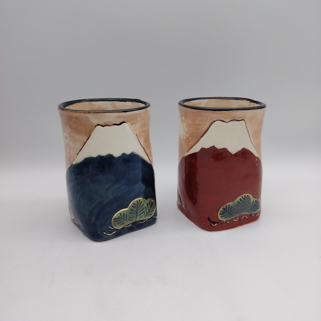 Coppia di tazze in ceramica Kyoyaki - Monte Fuji e pini