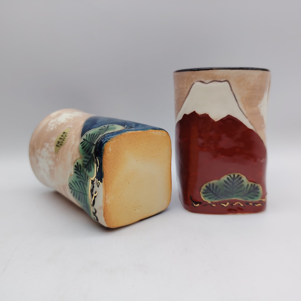 Coppia di tazze in ceramica Kyoyaki - Monte Fuji e pini