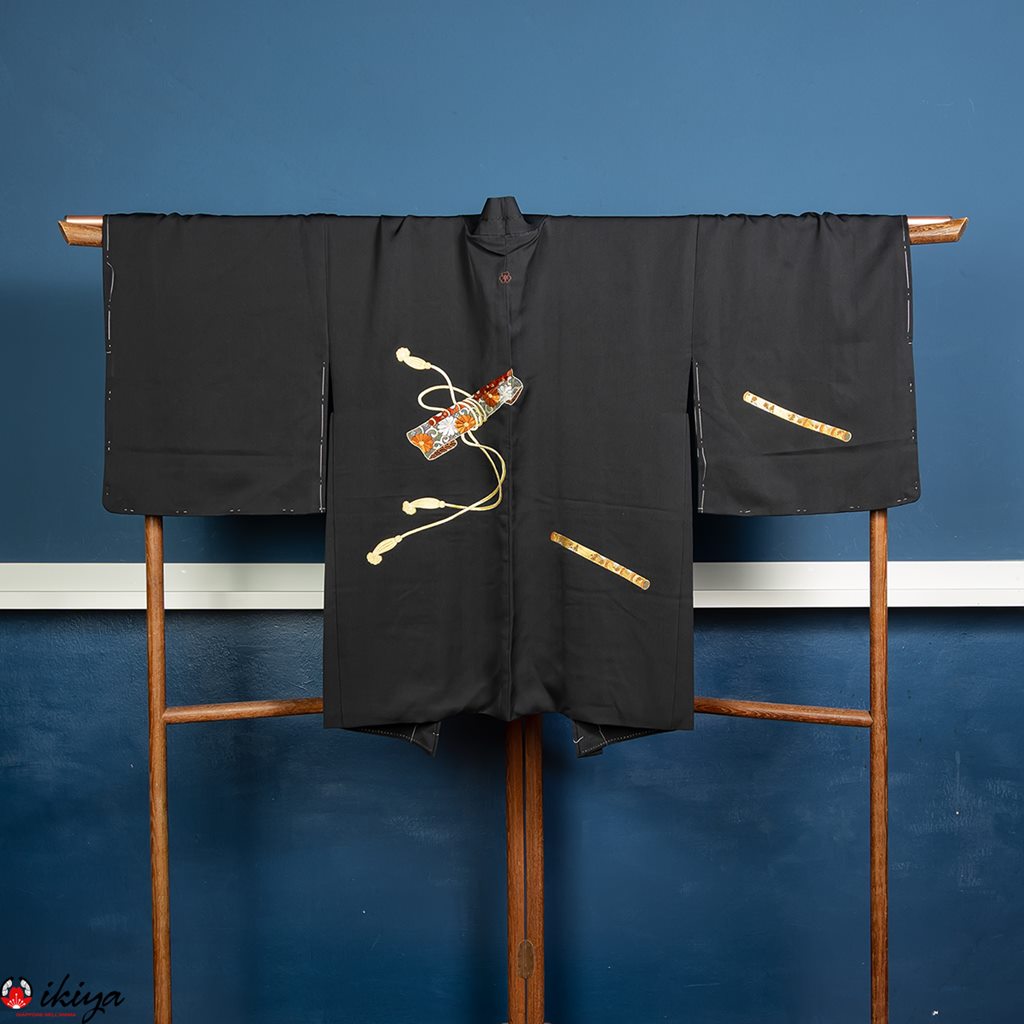 Haori da donna formale in seta nera con "shirito bukuro"