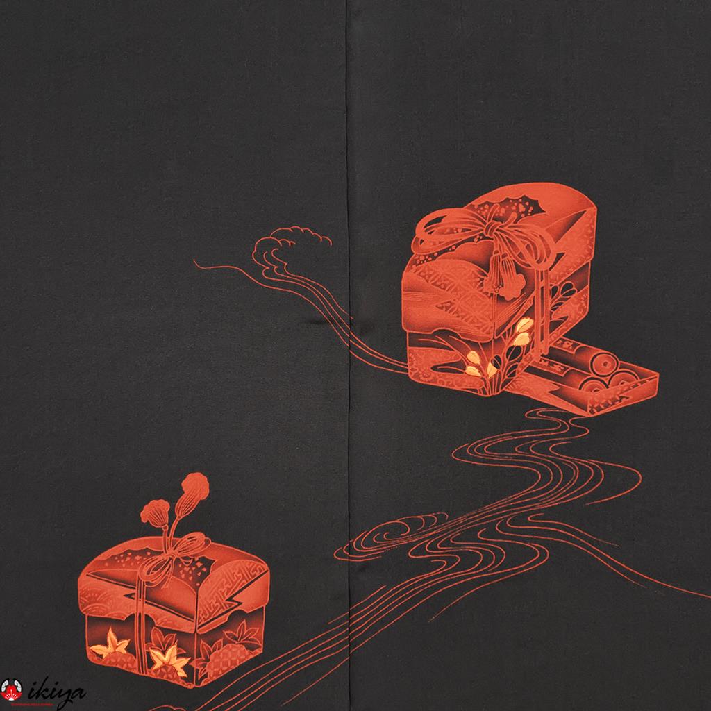 Haori da donna formale in seta nera con "fumibako"