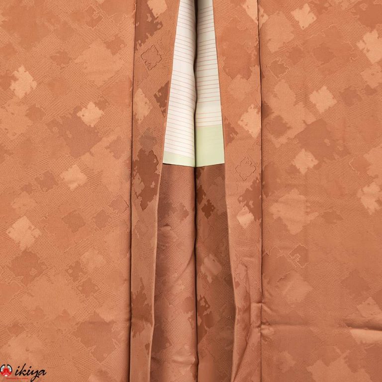 Haori da donna in seta "rinzu" rosa antico con motivo geometrico