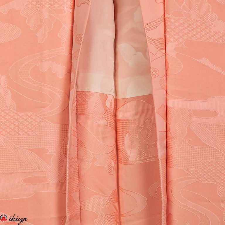 Haori da donna in seta "rinzu" rosa con motivo stilizzato