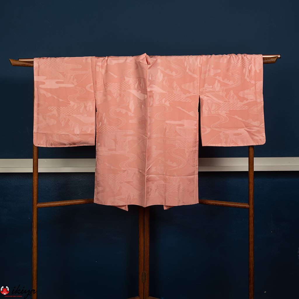 Haori da donna in seta "rinzu" rosa con motivo stilizzato