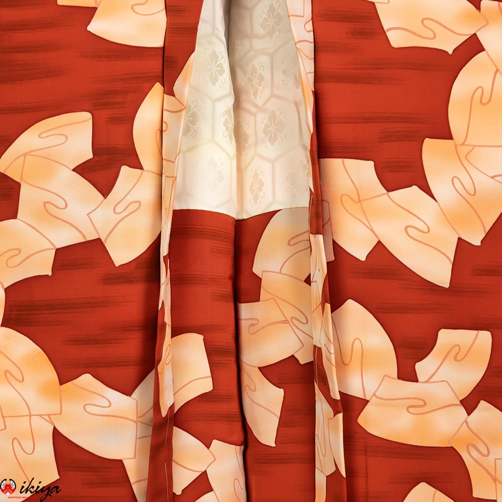 Haori da donna in seta rossa con ventagli stilizzati