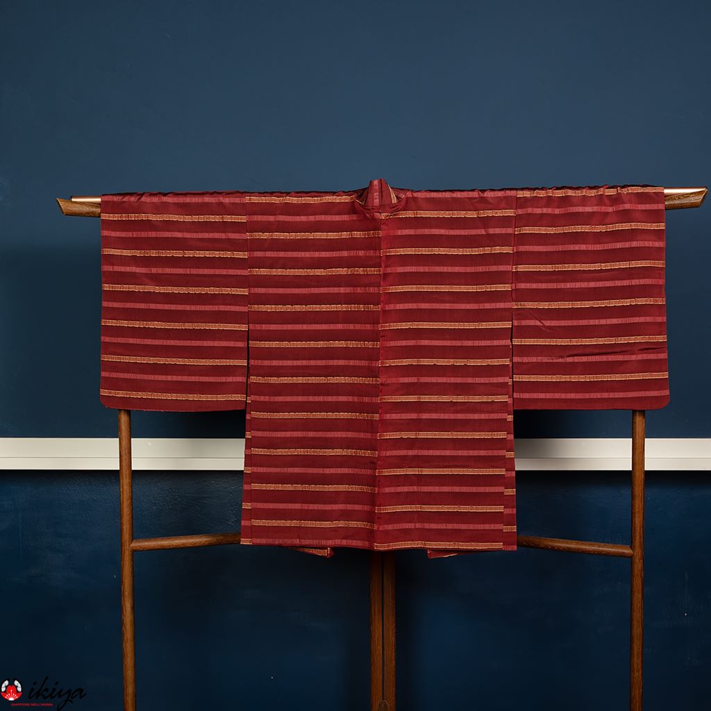 Haori da donna in seta rosso bordeaux a righe