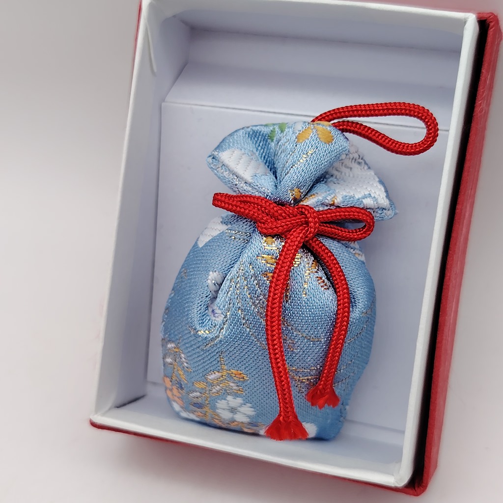 Sacchettino profumato da Kyoto "Nioi Bukuro" - azzurro con fiori e coniglietti