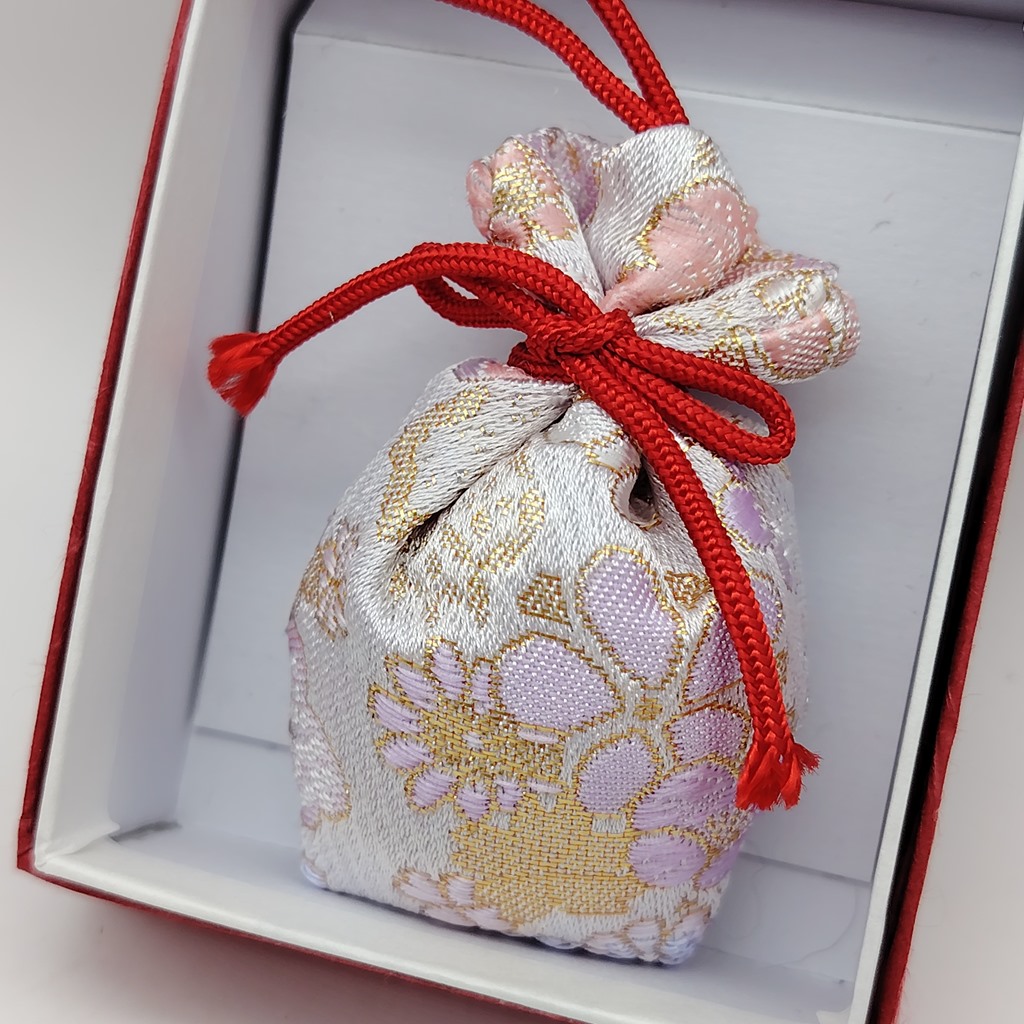 Sacchettino profumato da Kyoto "Nioi Bukuro" - bianco con fiori colorati