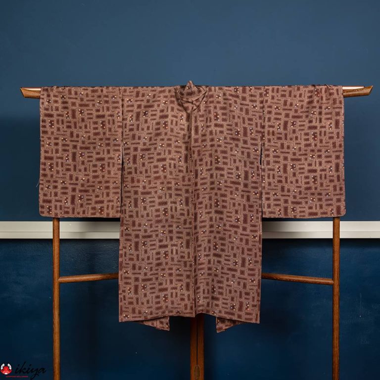 Haori da donna in raso di seta bordeaux a quadri