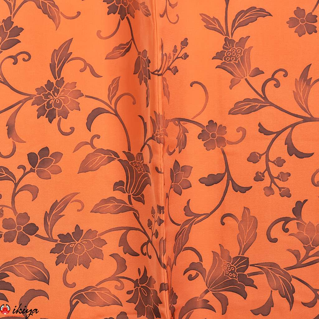 Haori da donna in seta color salmone con arabeschi floreali