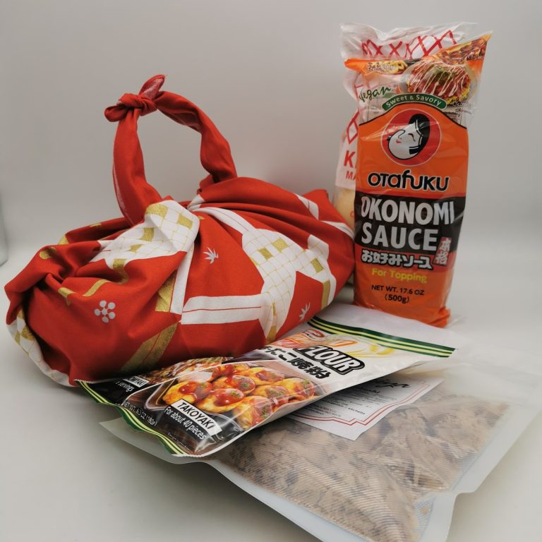 Box Natale okonomiyaki con furoshiki del Nuovo Anno