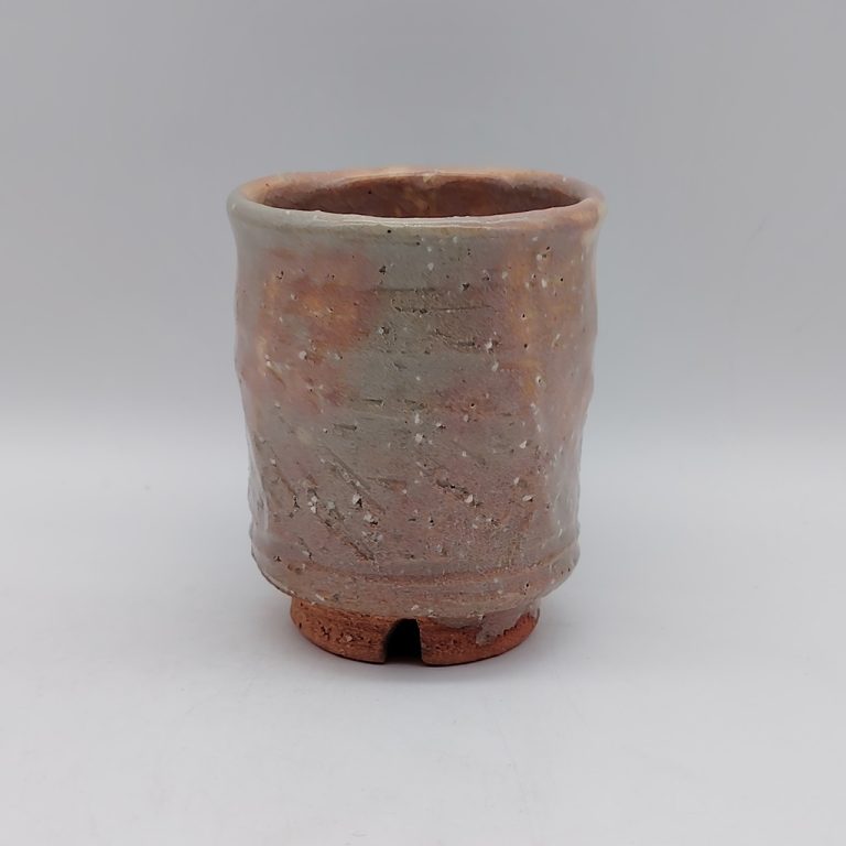 Tazza da tè in ceramica di Hagi sui toni del rosa e del grigio