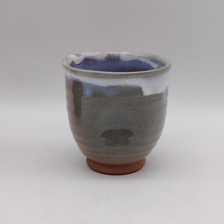 Tazza da tè in ceramica di Hagi di colore verde-rosa sfumato e bordo bianco