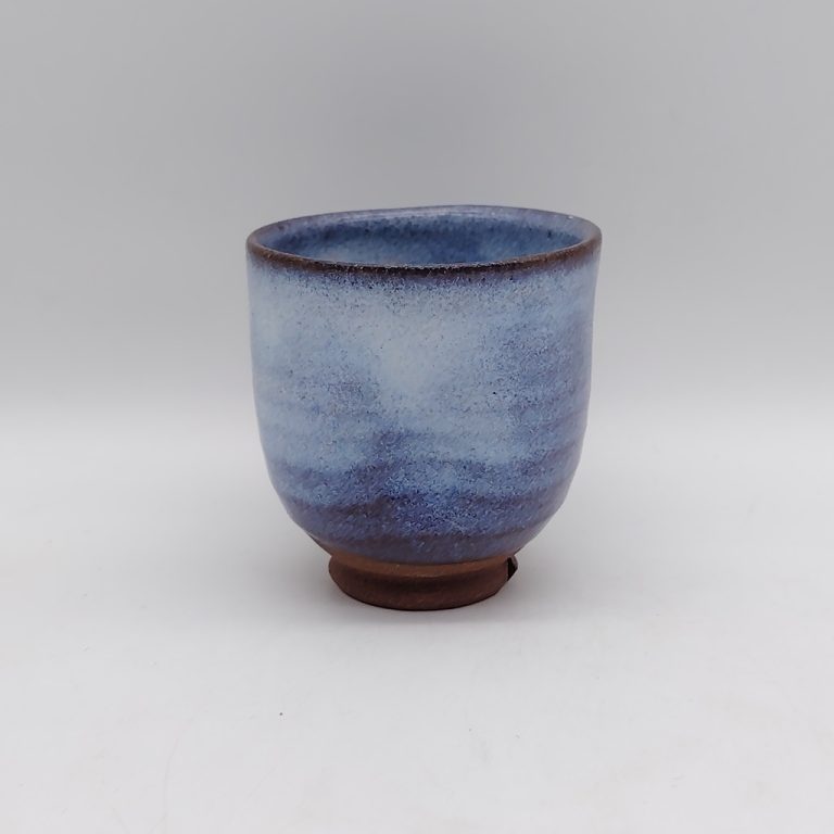 Tazza da tè in ceramica di Hagi di colore blu ad effetto sfumato