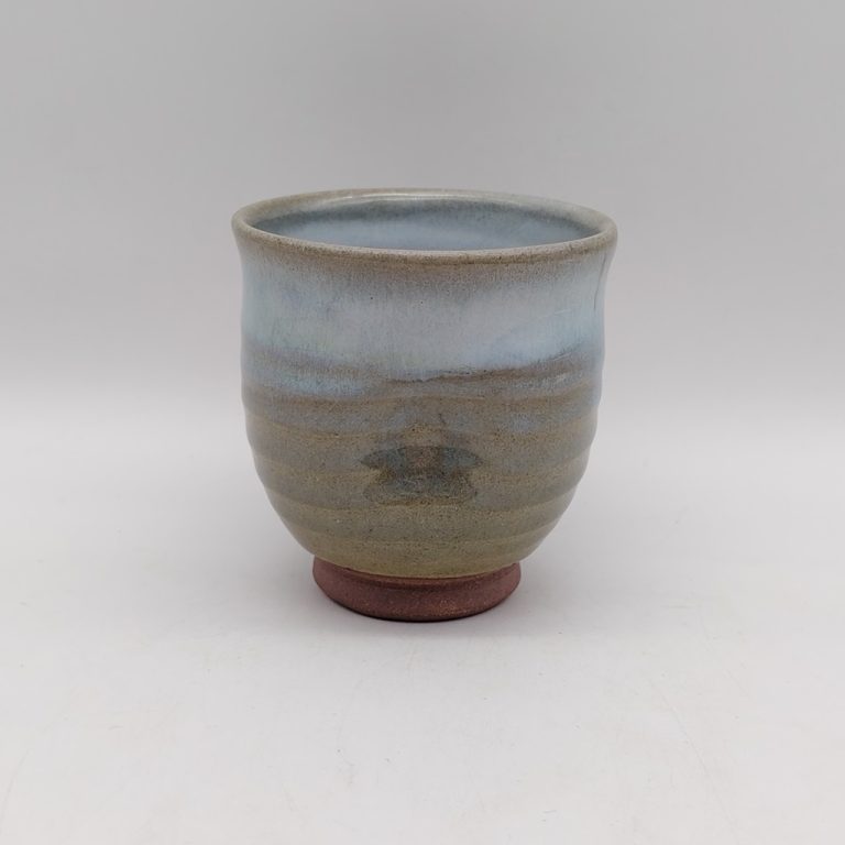 Tazza da tè in ceramica di Hagi di colore verde chiaro con bordo bianco