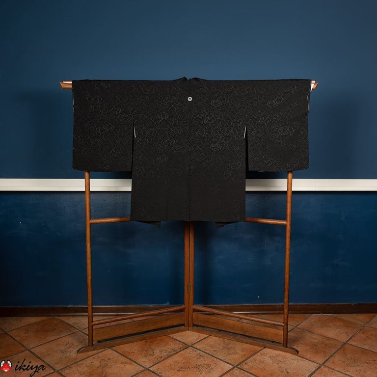 Haori da donna formale in seta damascata con stemma di famiglia "fujimon"