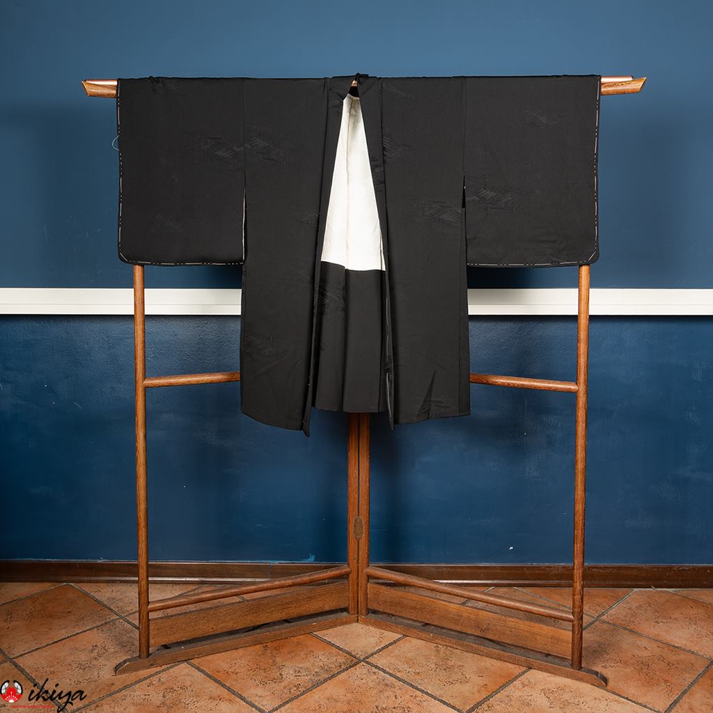 Haori da donna formale in seta "rinzu" nera con "kirimon" var.2