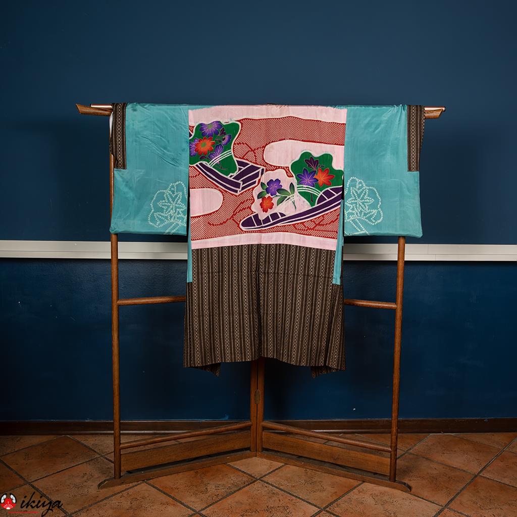 Haori da donna in seta Oshima-tsumugi marrone con decorazioni verticali