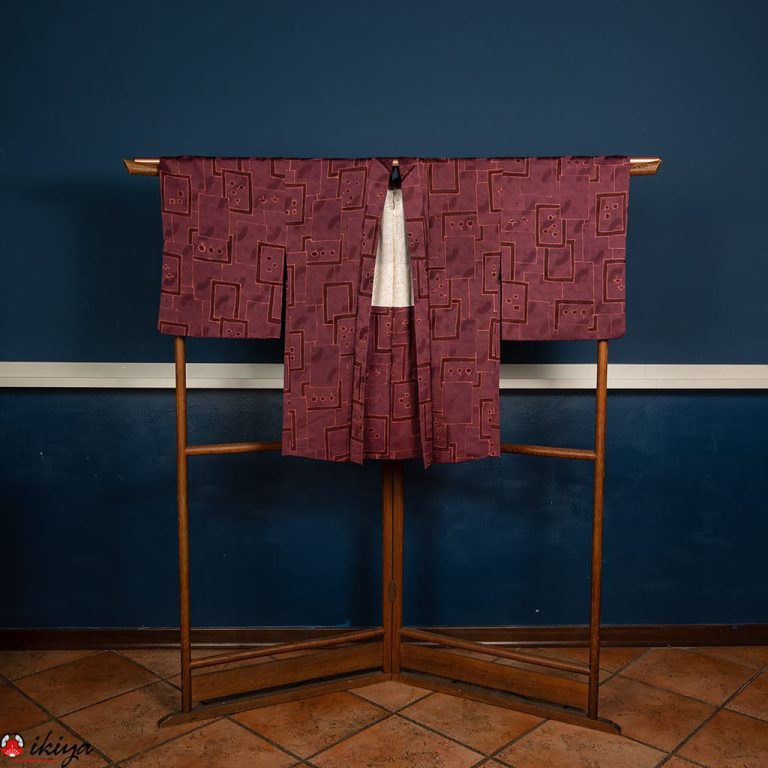 Haori da donna in seta damascata color viola/vinaccia con motivo astratto