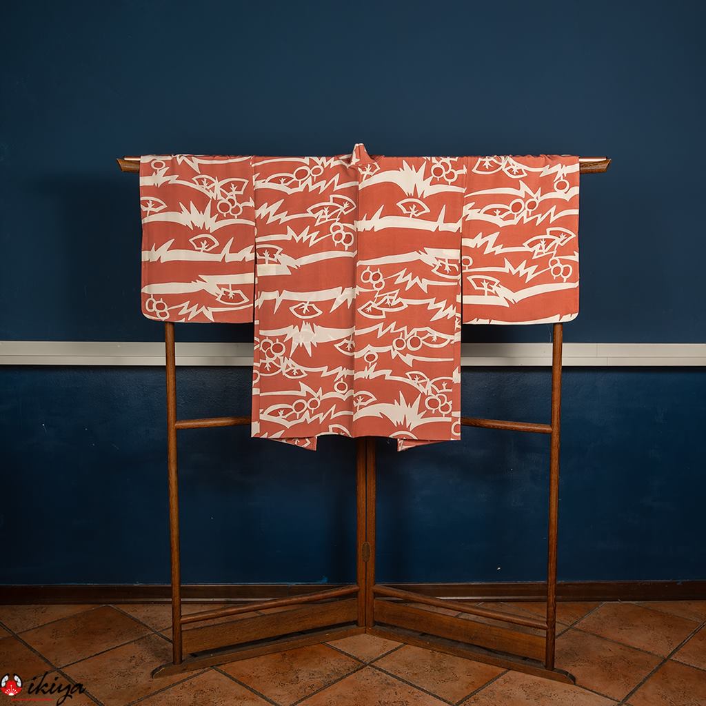 Haori da donna in seta rosa con motivo di paesaggio astratto