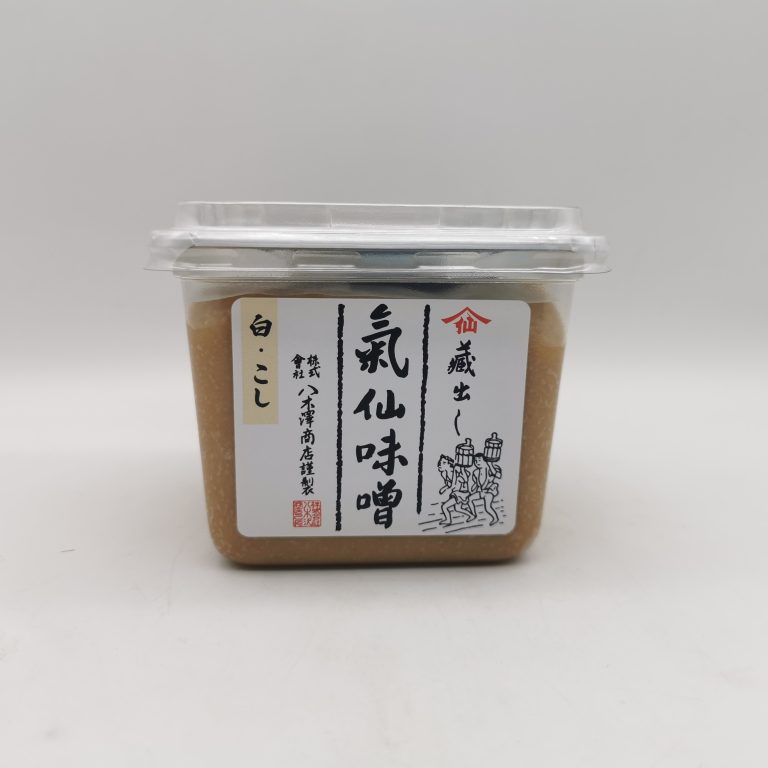 Vasetto di Kuradashi Kesen Miso White Yagisawa Shoten da 300g con etichetta tradizionale giapponese, su sfondo neutro che evidenzia il design pulito e il colore chiaro del miso